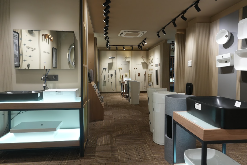 RLU premium showroom interior